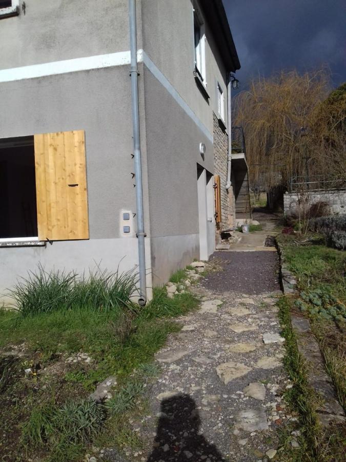 Agreable Chambre Meublee, Vue Sur La Vallee De L'Auxois Villy-en-Auxois Exterior photo